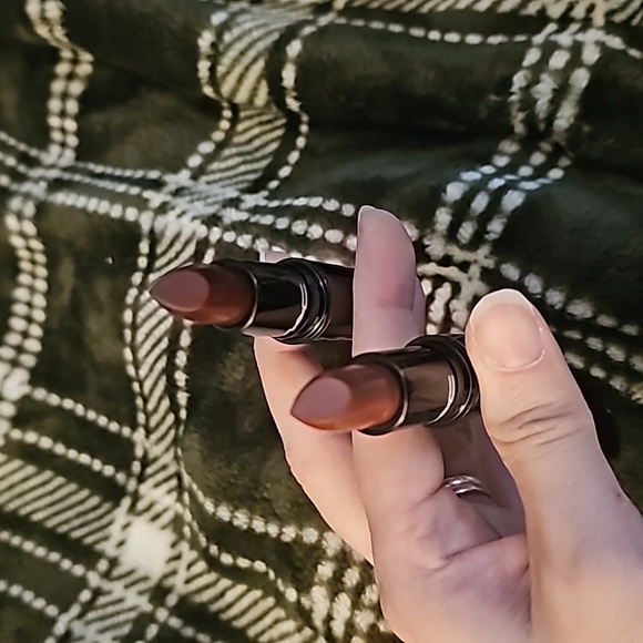 2 mac lipsticks - Picture 3 of 3